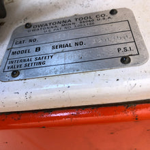 Load image into Gallery viewer, OWATONNA TOOL CO Splitter