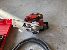 Lade das Bild in den Galerie-Viewer, HILTI Wandsäge DST 10-CA