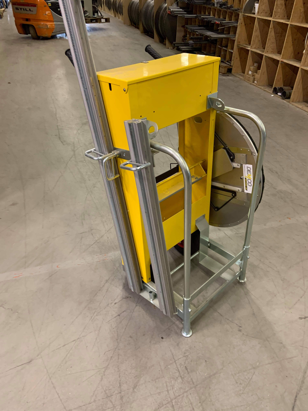 DEMCO Trolley with accessories for Cobra
