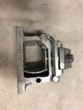 Lade das Bild in den Galerie-Viewer, HILTI Schinenfuss DS-RFP-L
