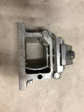 Lade das Bild in den Galerie-Viewer, HILTI Schinenfuss DS-RFP-L

