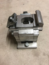 Lade das Bild in den Galerie-Viewer, HILTI Schinenfuss DS-RFP-L
