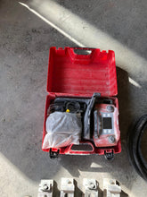 Lade das Bild in den Galerie-Viewer, HILTI Wandsäge DST 10-CA
